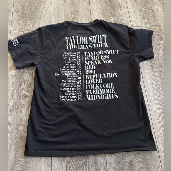 Taylor swift the eras tour t shirt used in good condition - Picture 2 of 3